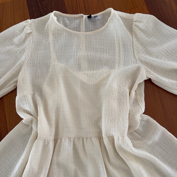 H&M Cream Textured Tiered Long Sleeve Dress - Picture 2 of 4